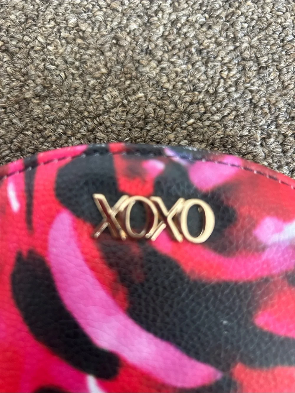 XOXO vibrant wristlet